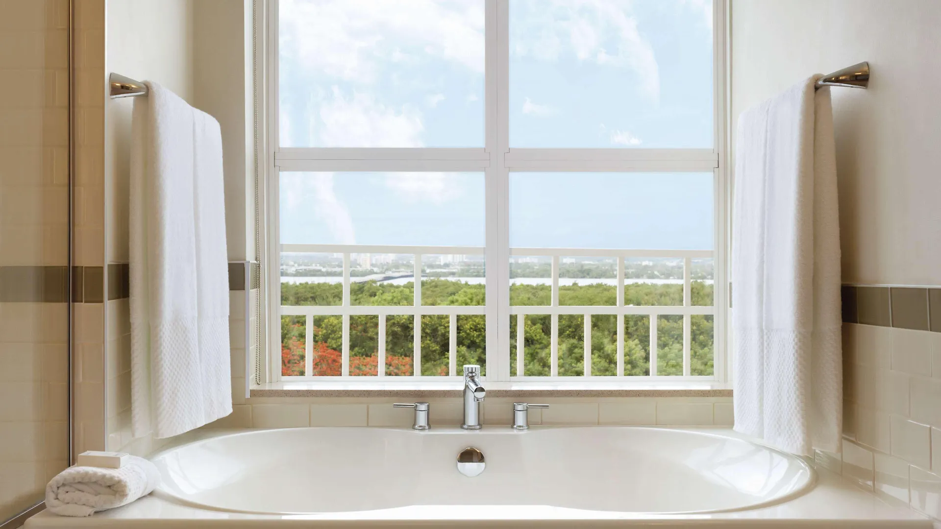 Embassy Suites By Hilton San Juan - Hotel & Casino Resort