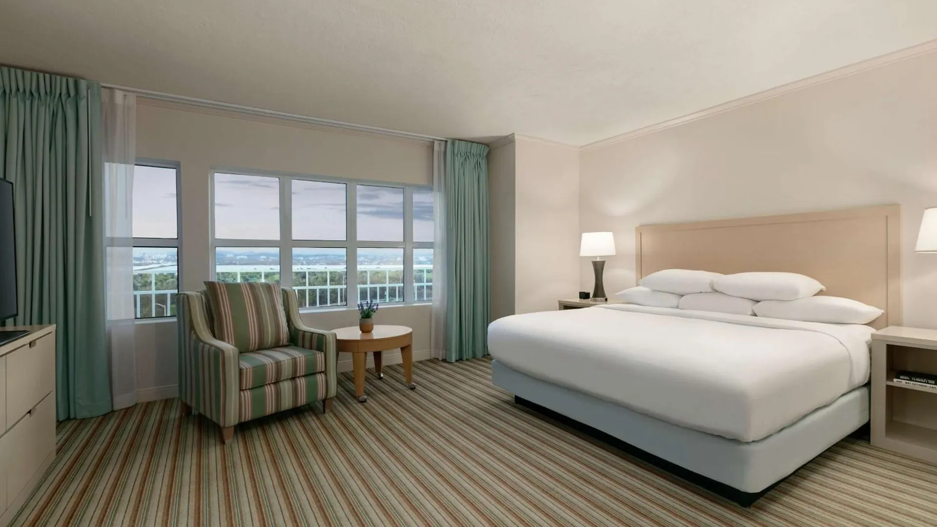 Embassy Suites By Hilton San Juan - Hotel & Casino Semesteranläggning (resort)