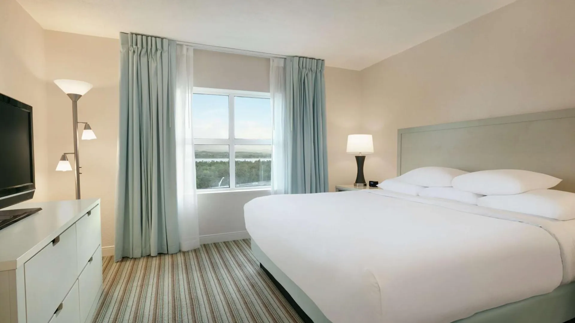 Embassy Suites By Hilton San Juan - Hotel & Casino Resort
